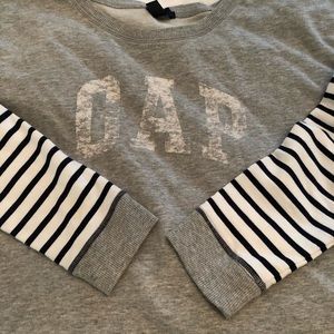 GAP sweatshirt